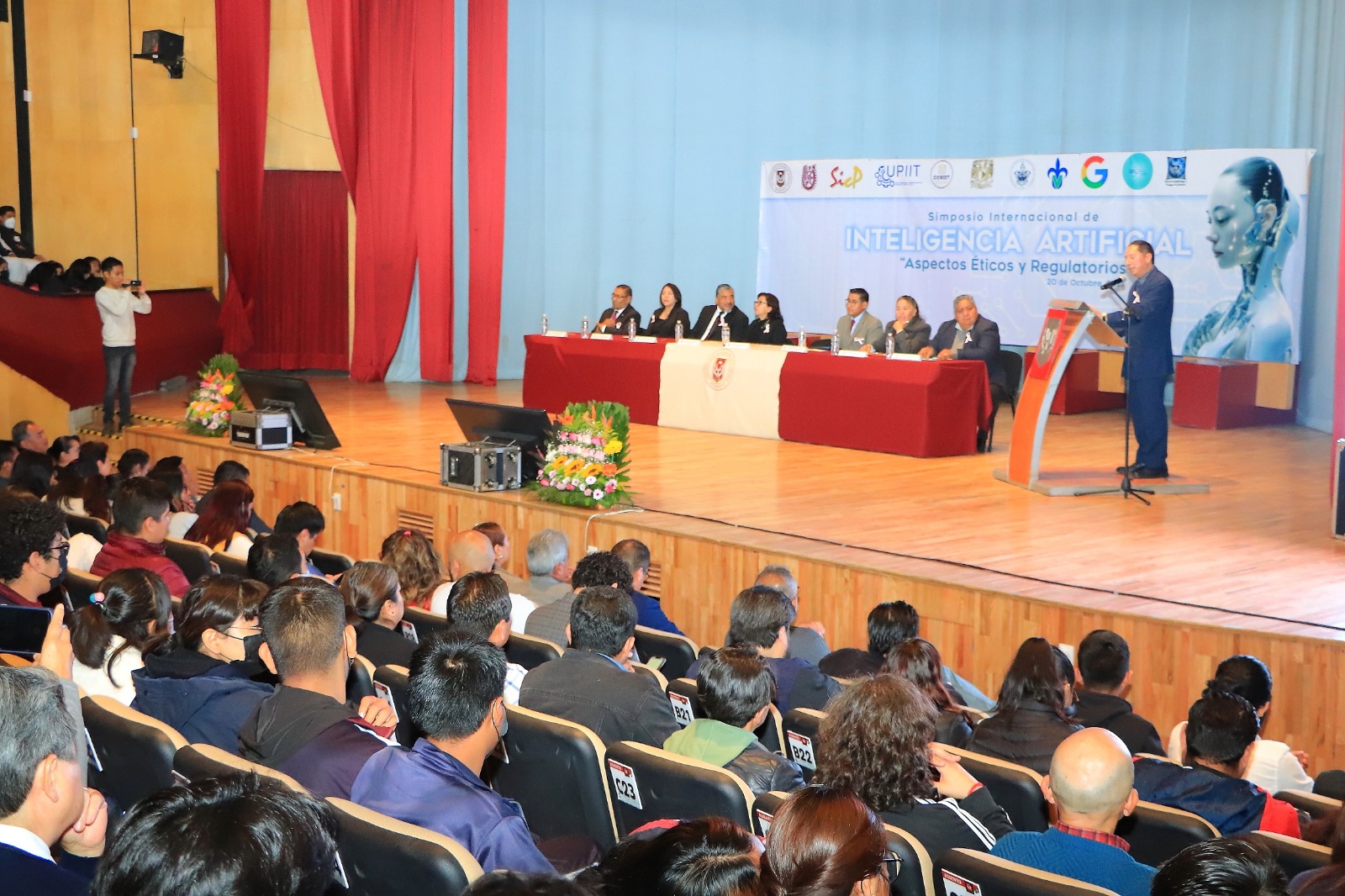Realizan en UATx simposio internacional sobre inteligencia artificial